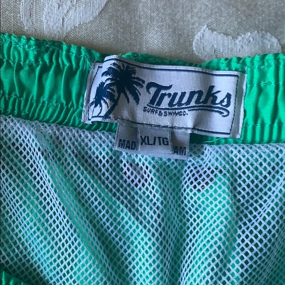 NWT Mens swim trunks - Picture 3 of 7